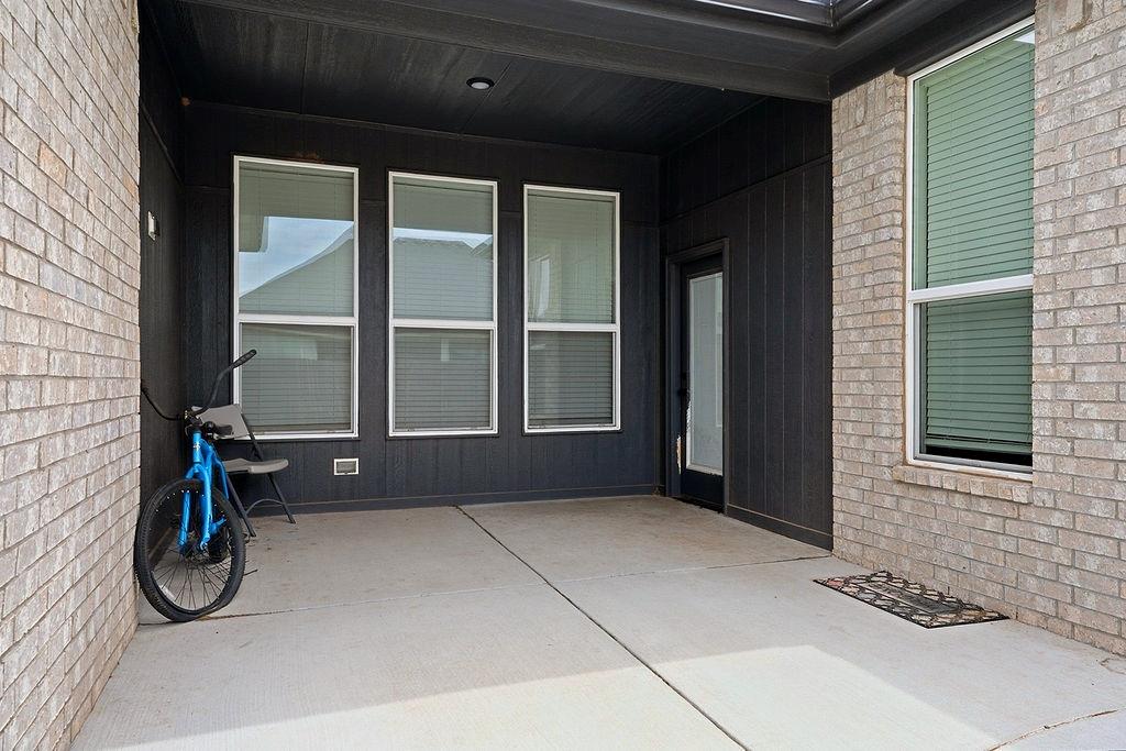 15809 Bison Drive Property Photo 5