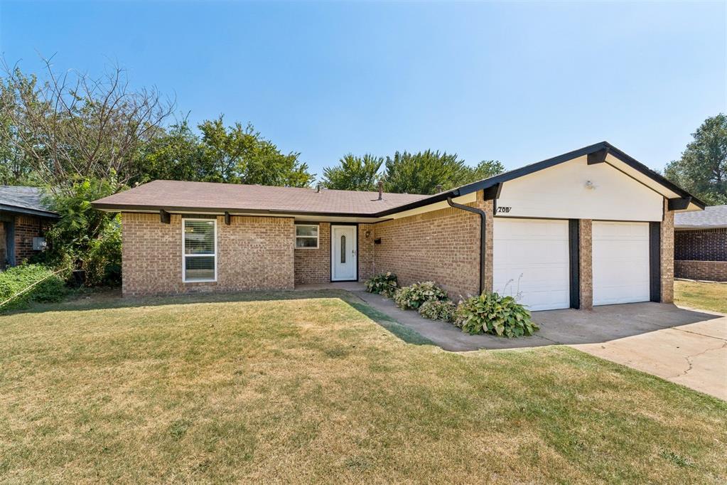 708 Willow Ridge Place Property Photo 3