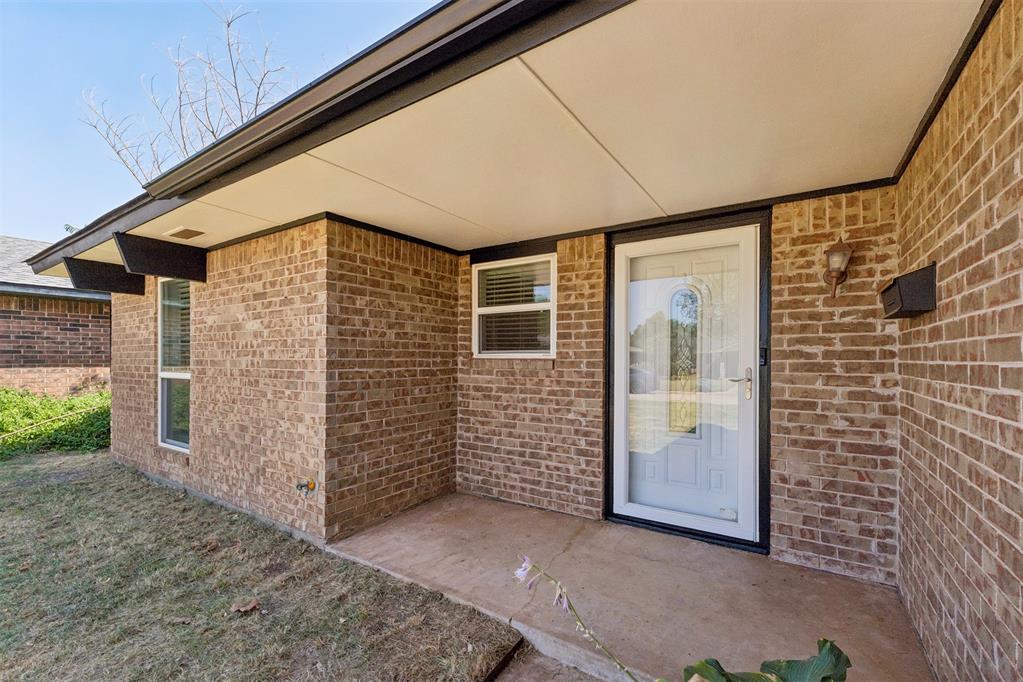 708 Willow Ridge Place Property Photo 4