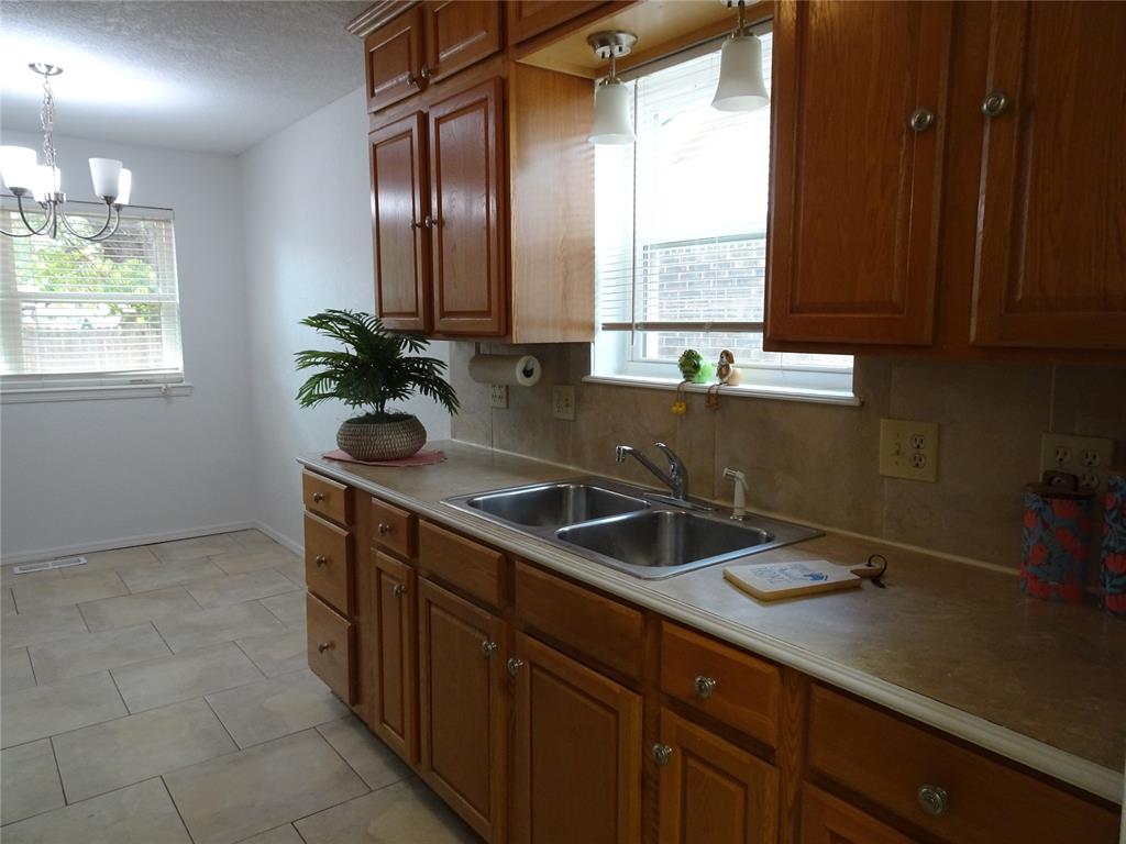 708 Willow Ridge Place Property Photo 12