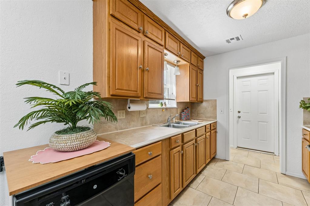 708 Willow Ridge Place Property Photo 14