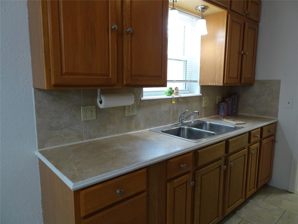 708 Willow Ridge Place Property Photo 18