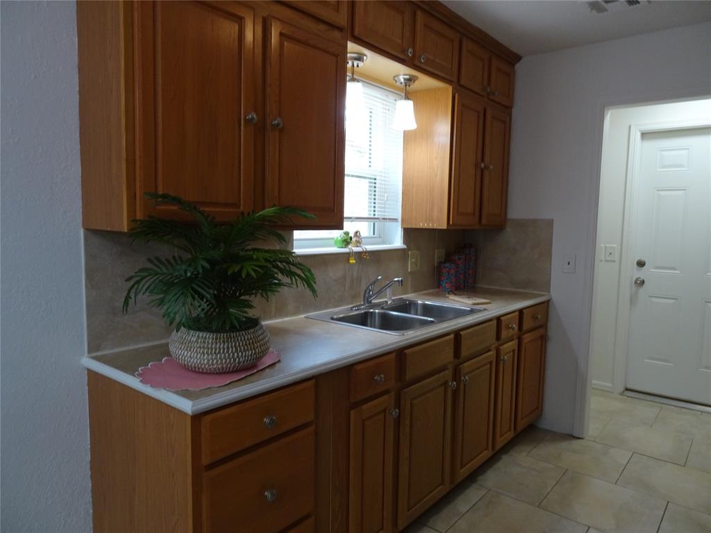 708 Willow Ridge Place Property Photo 23