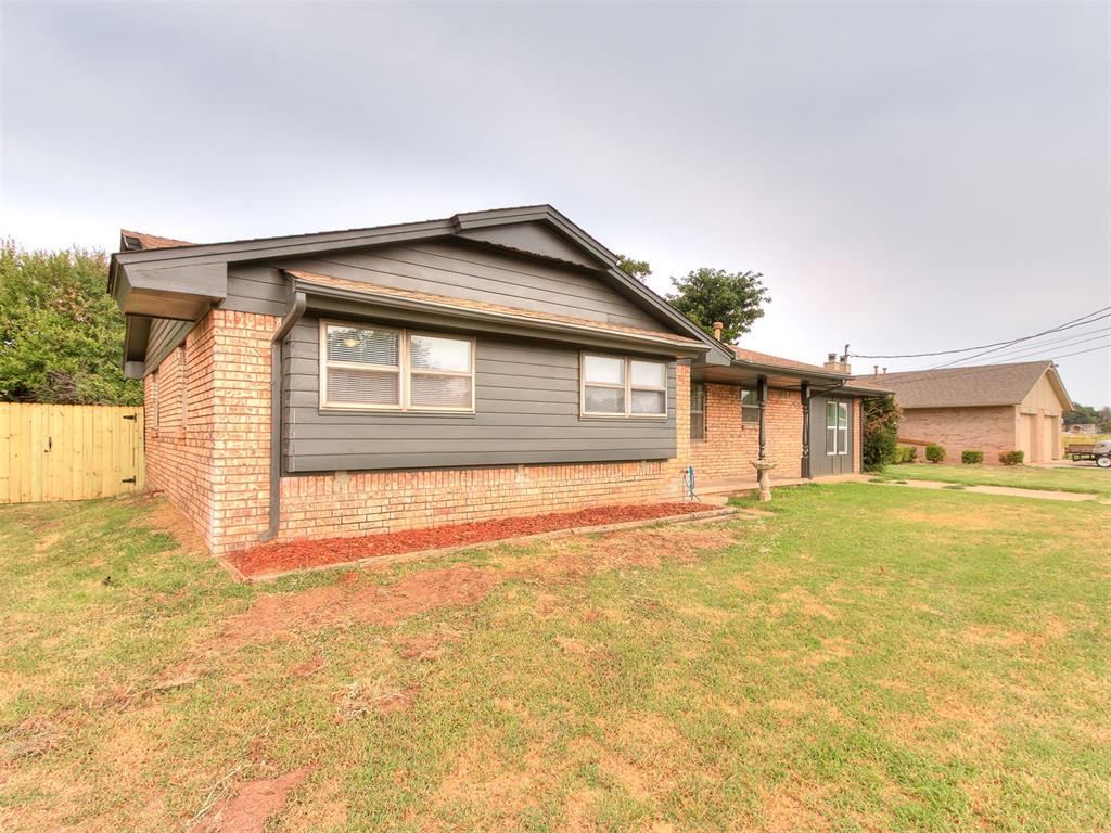 3705 N Donna Avenue Property Photo 6