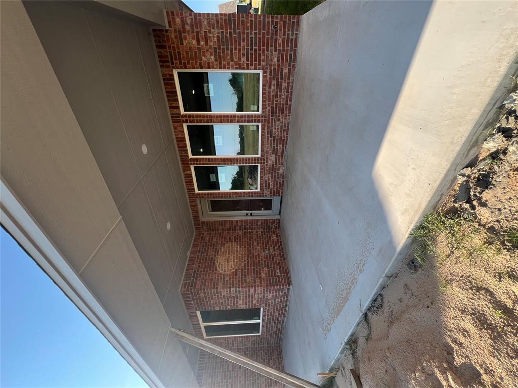 505 Blue Bird Lane Property Photo 12