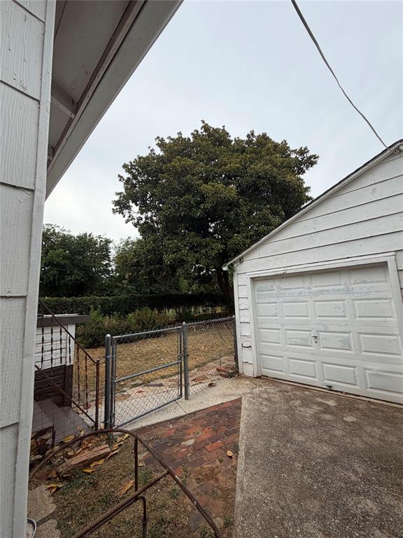 2421 Sw 27th Street Property Photo 3
