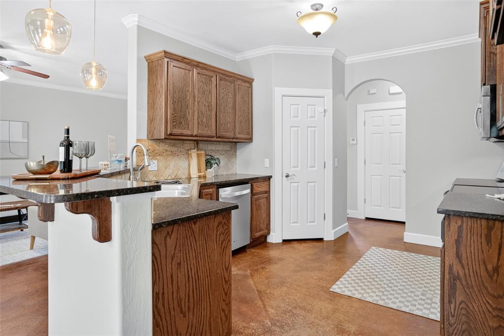 12374 Fairfield Road Property Photo 4
