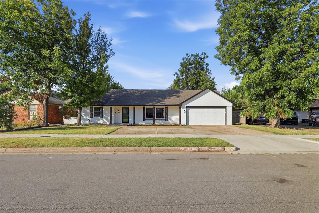 2704 Nw 110th Street Property Photo 4