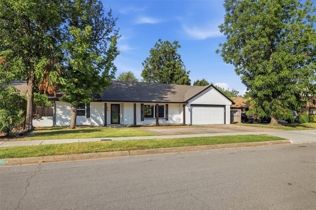 2704 Nw 110th Street Property Photo 5