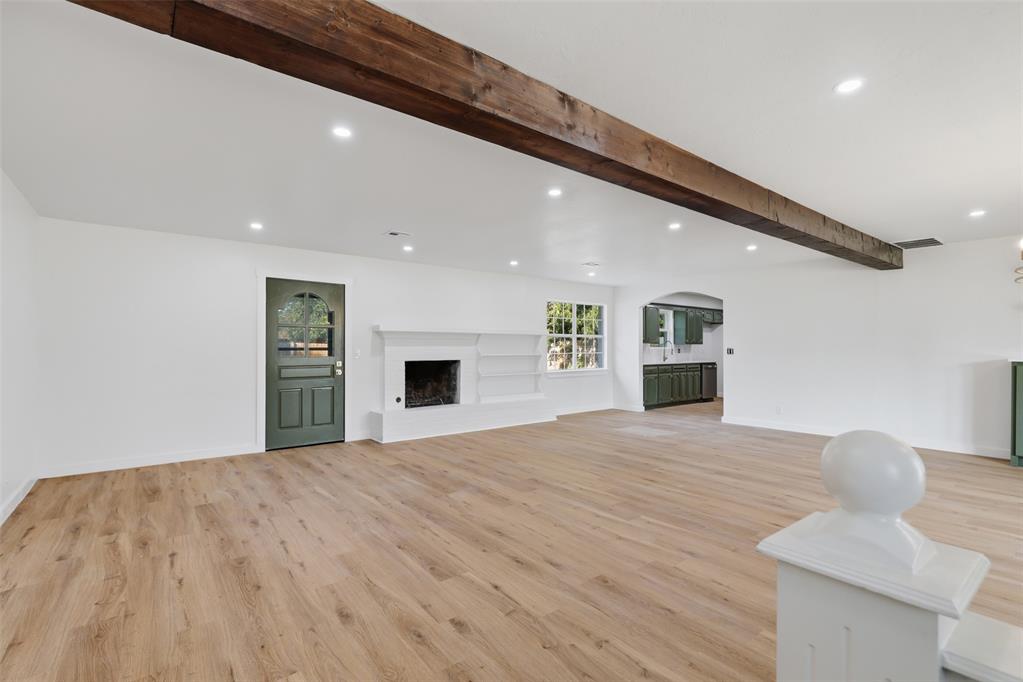 2704 Nw 110th Street Property Photo 8