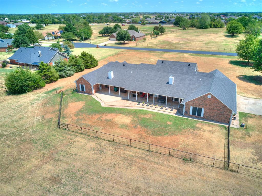 5401 Castle Ridge Drive Property Photo 17