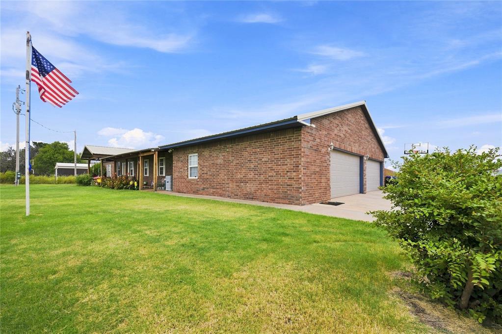 3780 E Seward Road Property Photo 2