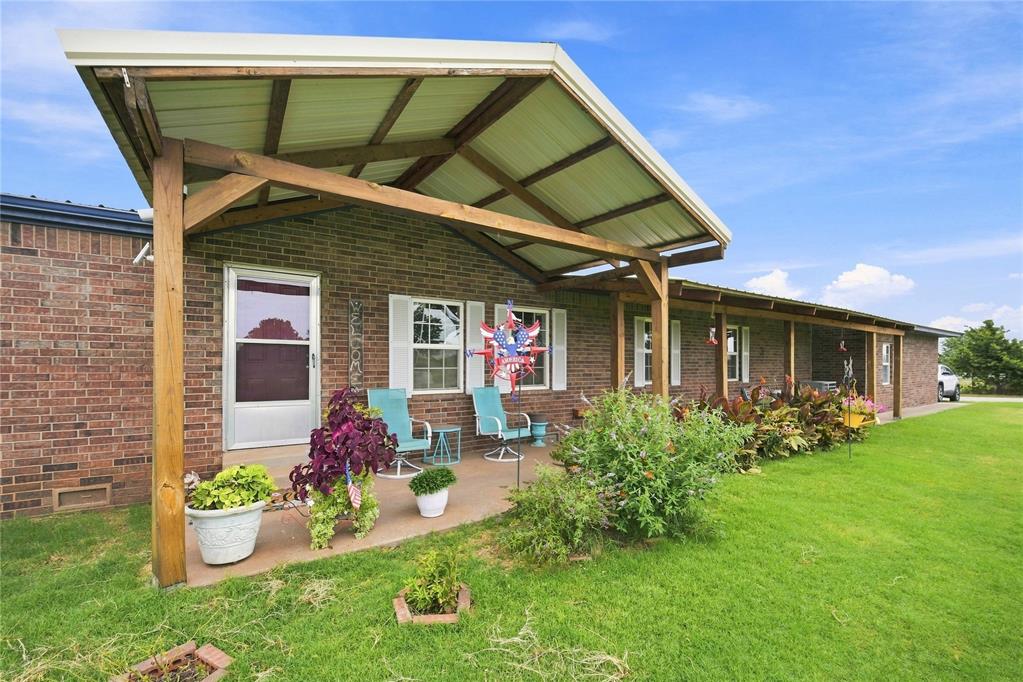 3780 E Seward Road Property Photo 4