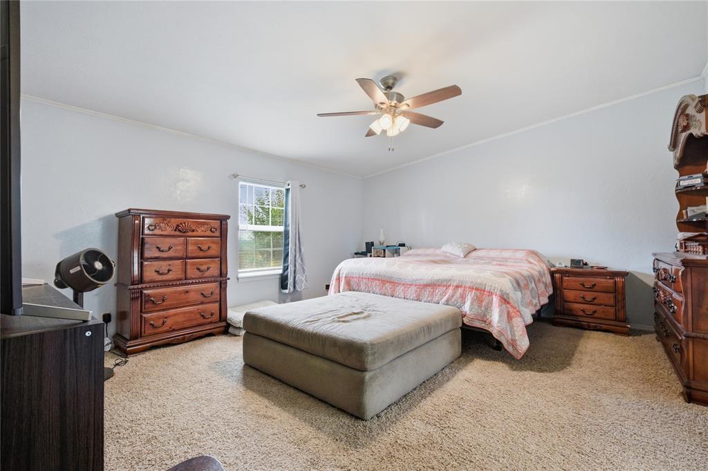 3780 E Seward Road Property Photo 16