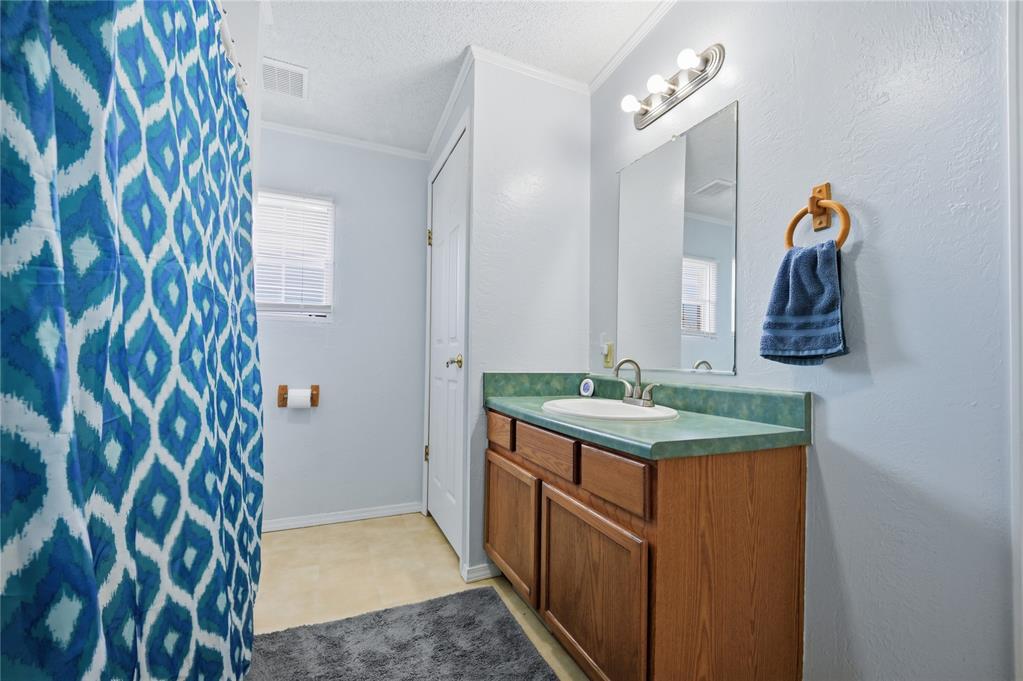 3780 E Seward Road Property Photo 22