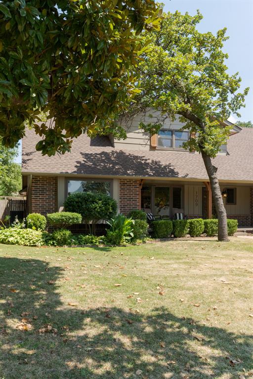 1709 Thunderbird Boulevard Property Photo 2