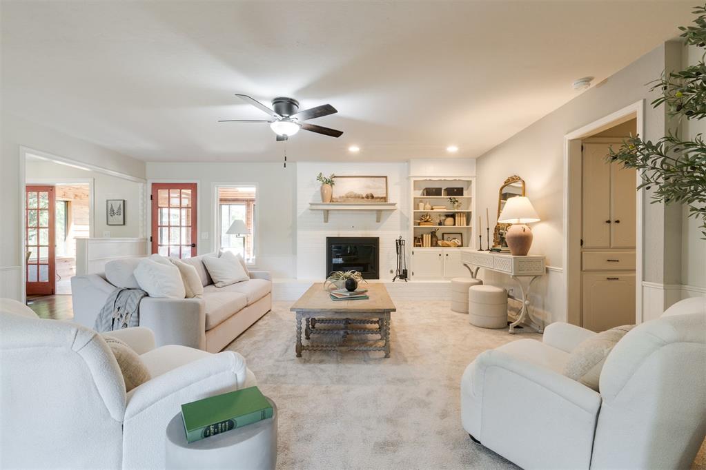 1709 Thunderbird Boulevard Property Photo 8