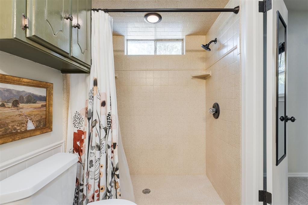 1709 Thunderbird Boulevard Property Photo 38