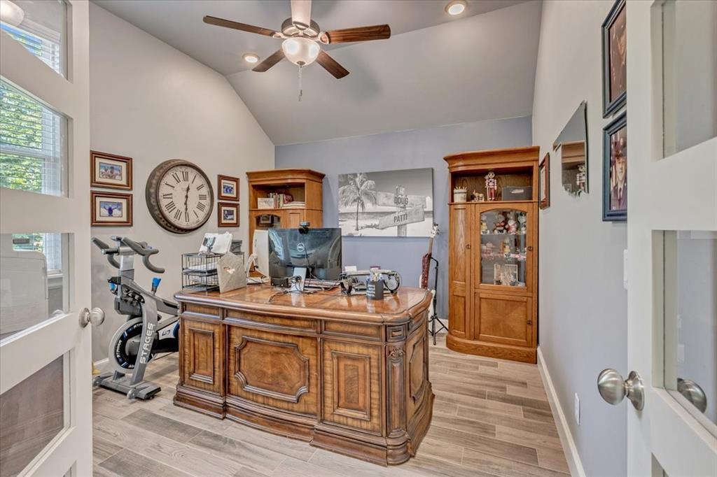 105 Carat Drive Property Photo 11