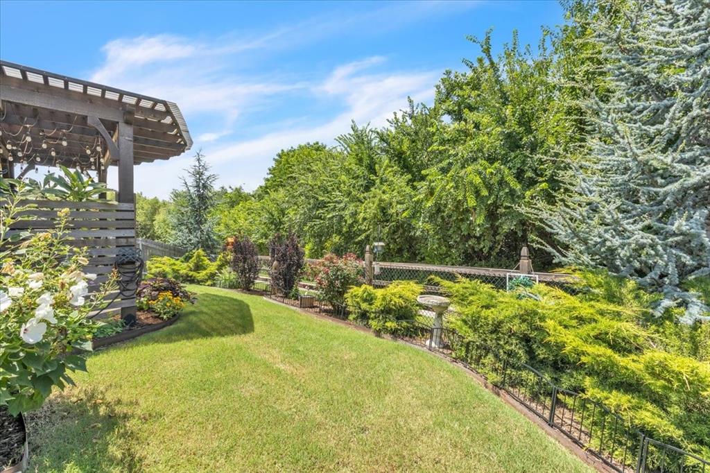 105 Carat Drive Property Photo 27