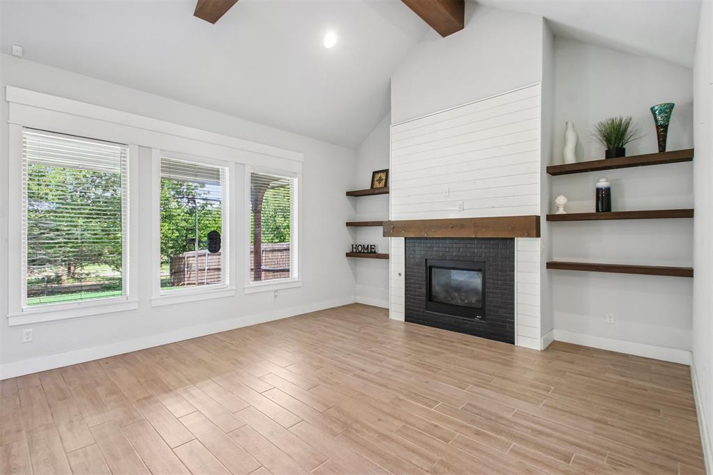 1302 Pebble Pond Drive Property Photo 6