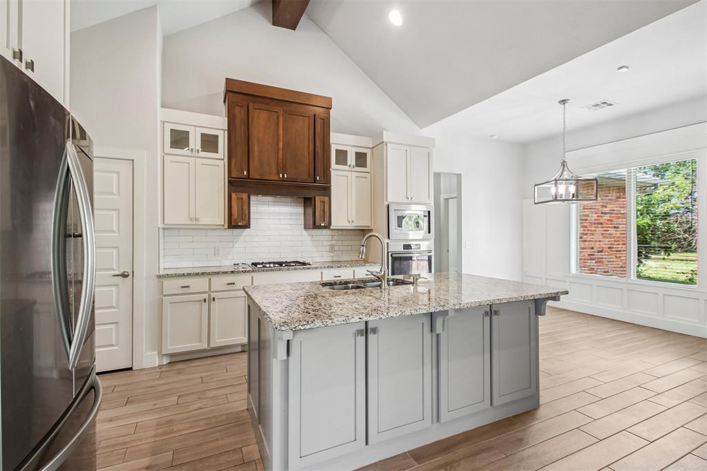 1302 Pebble Pond Drive Property Photo 10