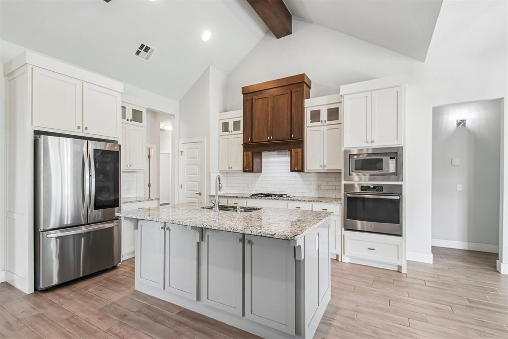 1302 Pebble Pond Drive Property Photo 11