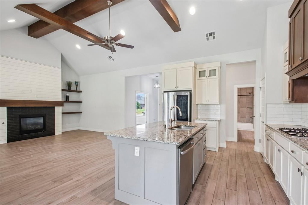 1302 Pebble Pond Drive Property Photo 12