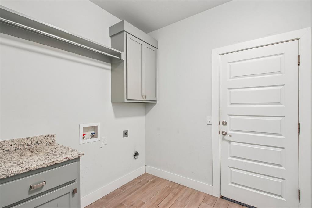 1302 Pebble Pond Drive Property Photo 13