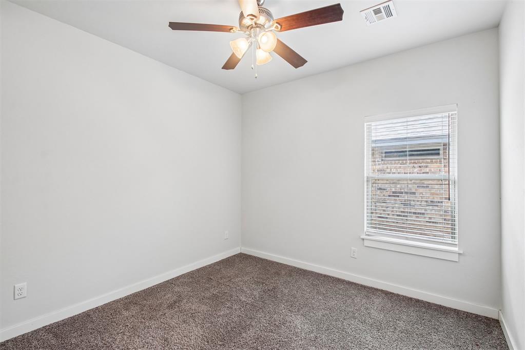 1302 Pebble Pond Drive Property Photo 17