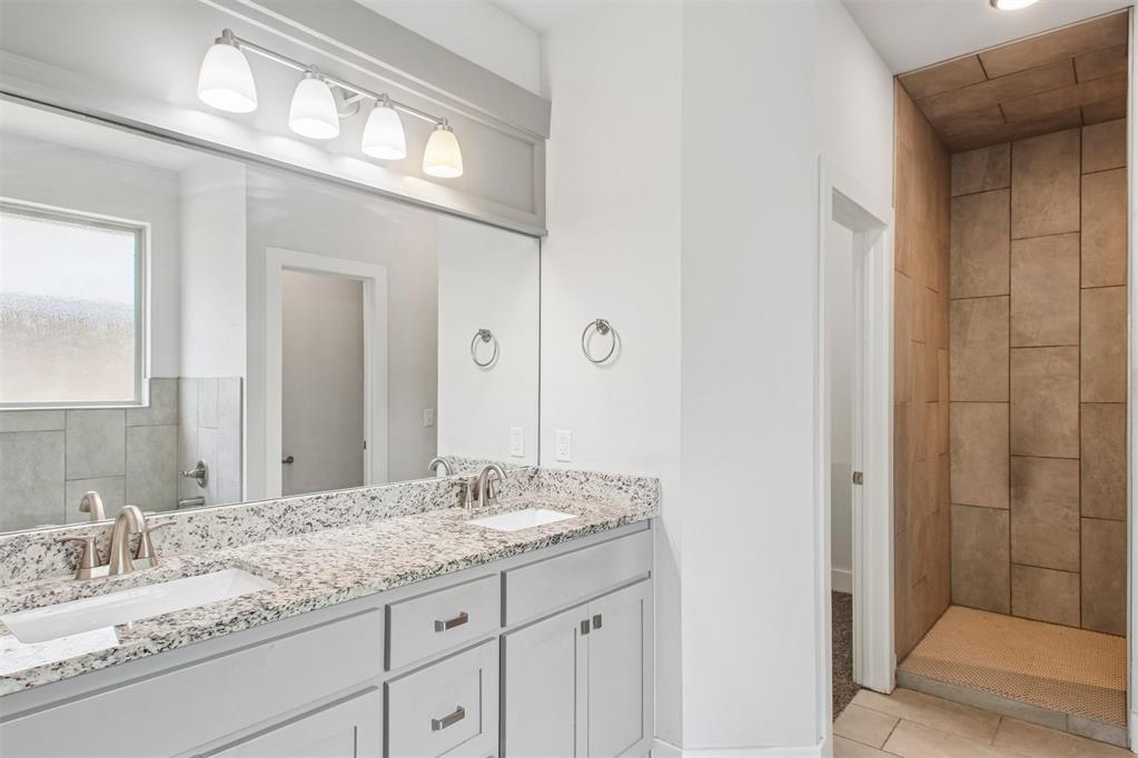 1302 Pebble Pond Drive Property Photo 21