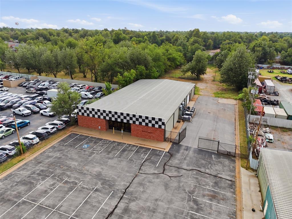 7820 Nw 39th Expressway Property Photo 1