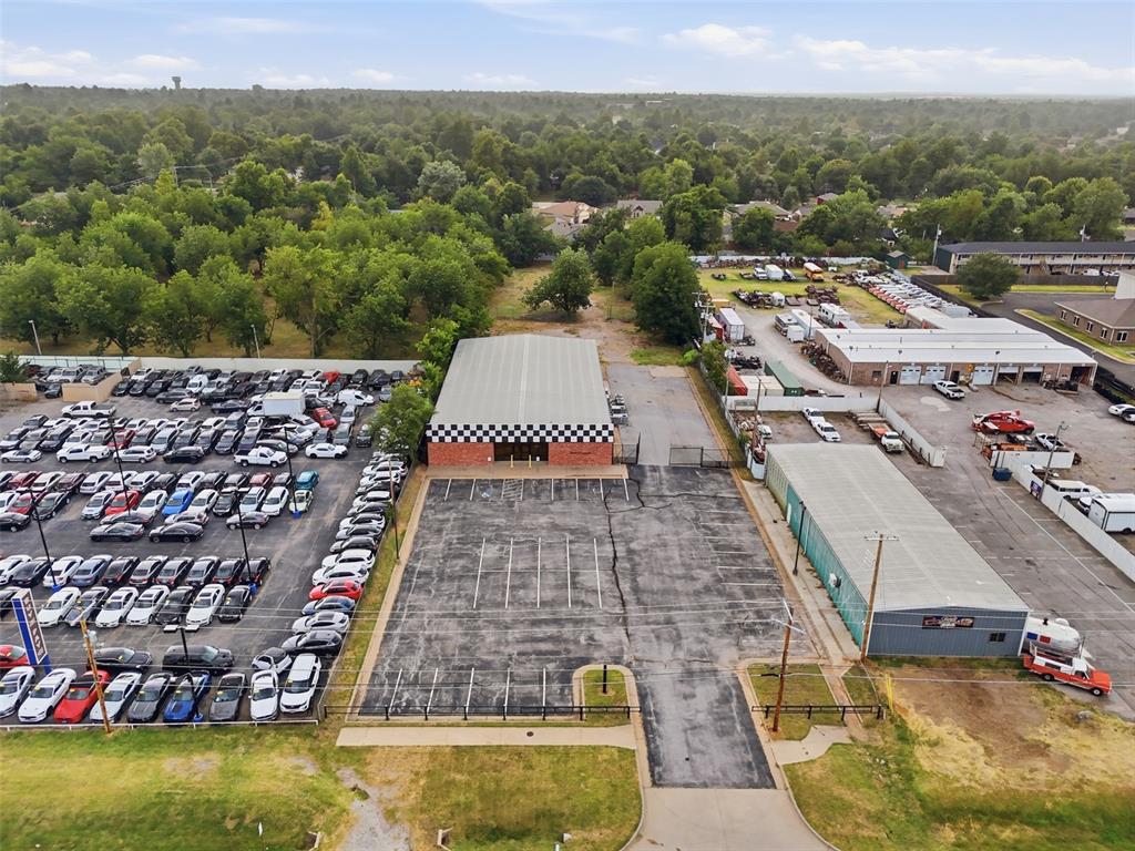 7820 Nw 39th Expressway Property Photo 4