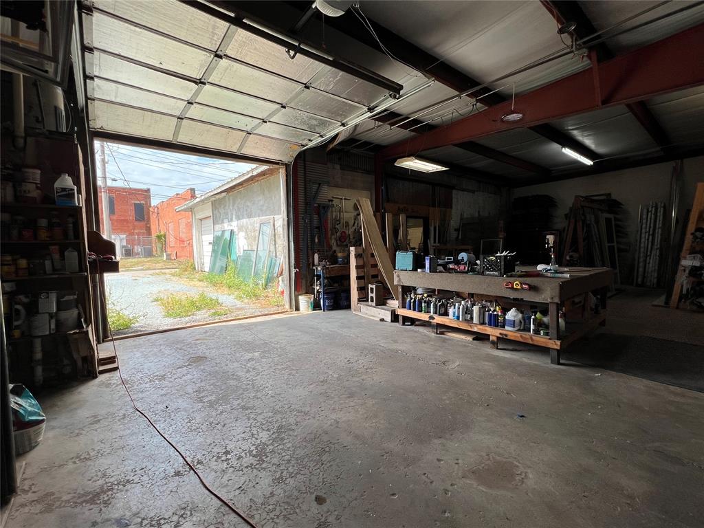 212 W Main Street Property Photo 17