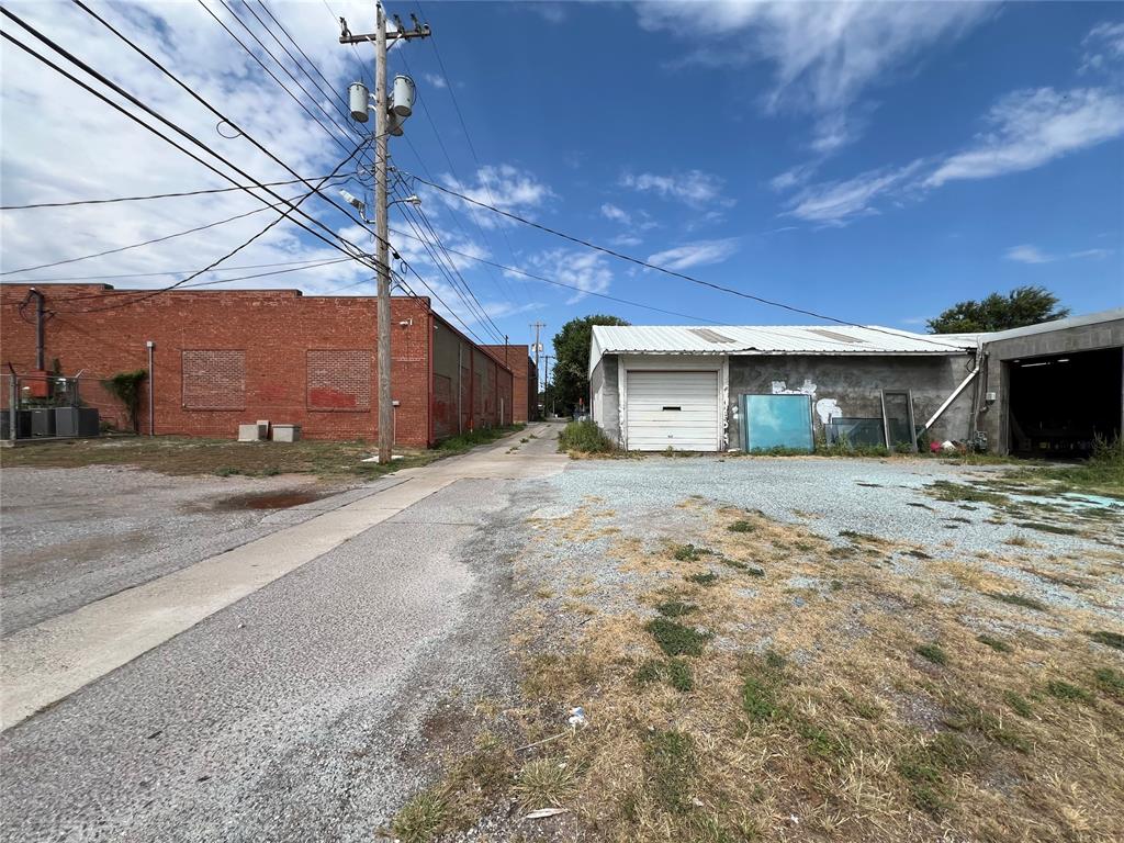 212 W Main Street Property Photo 42