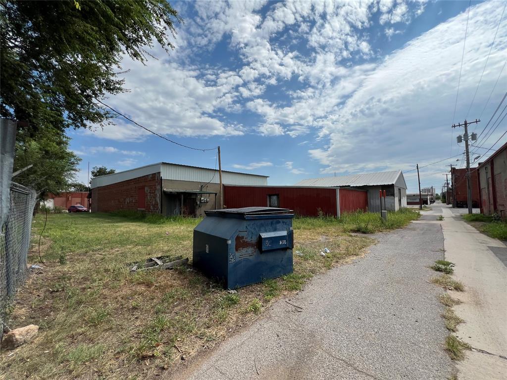 212 W Main Street Property Photo 44