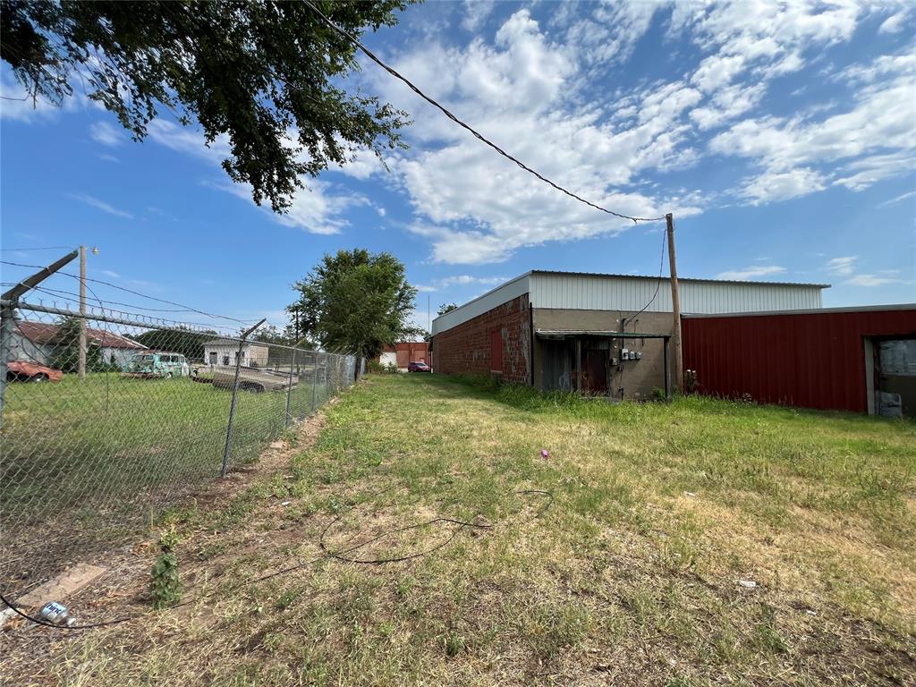 212 W Main Street Property Photo 45