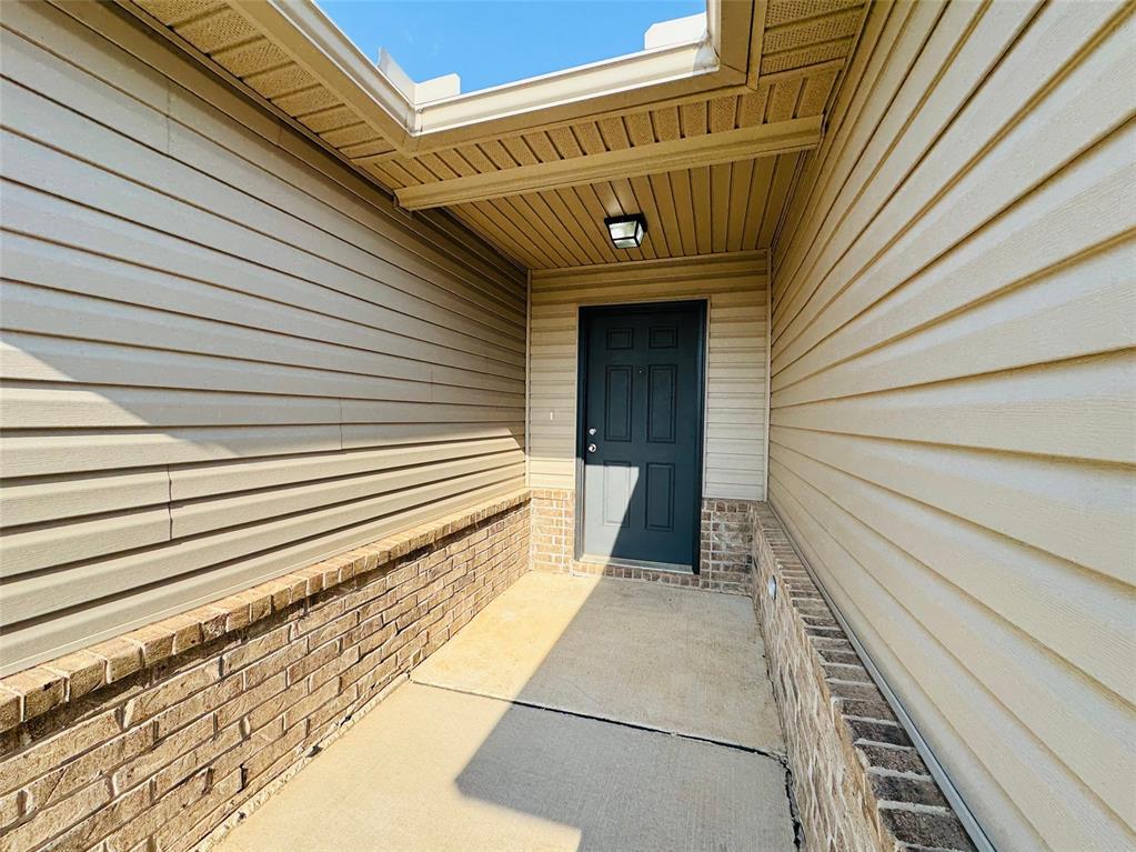 12113 Jude Way Property Photo 4