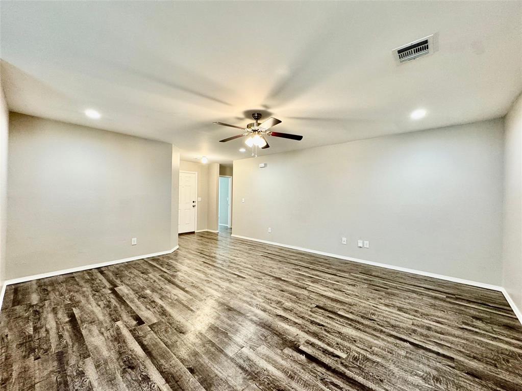 12113 Jude Way Property Photo 5