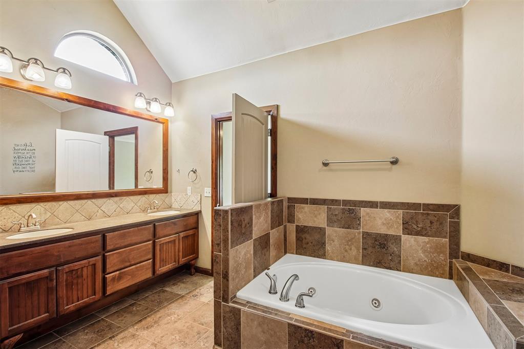 2150 Brook Drive Property Photo 24