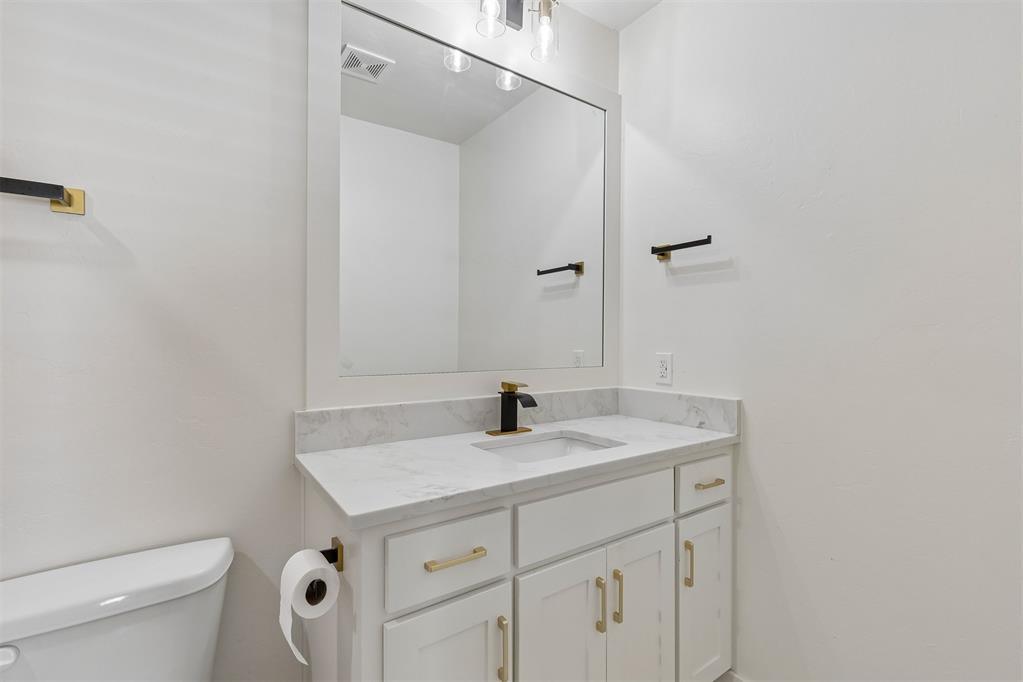 525 Nw 27th Street Property Photo 17