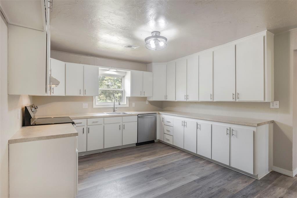402 S Harrison Avenue Property Photo 3