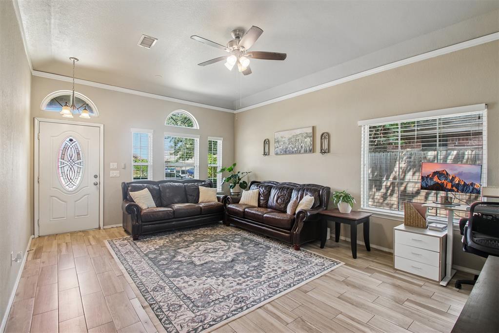 716 Sw 149th Place Property Photo 3
