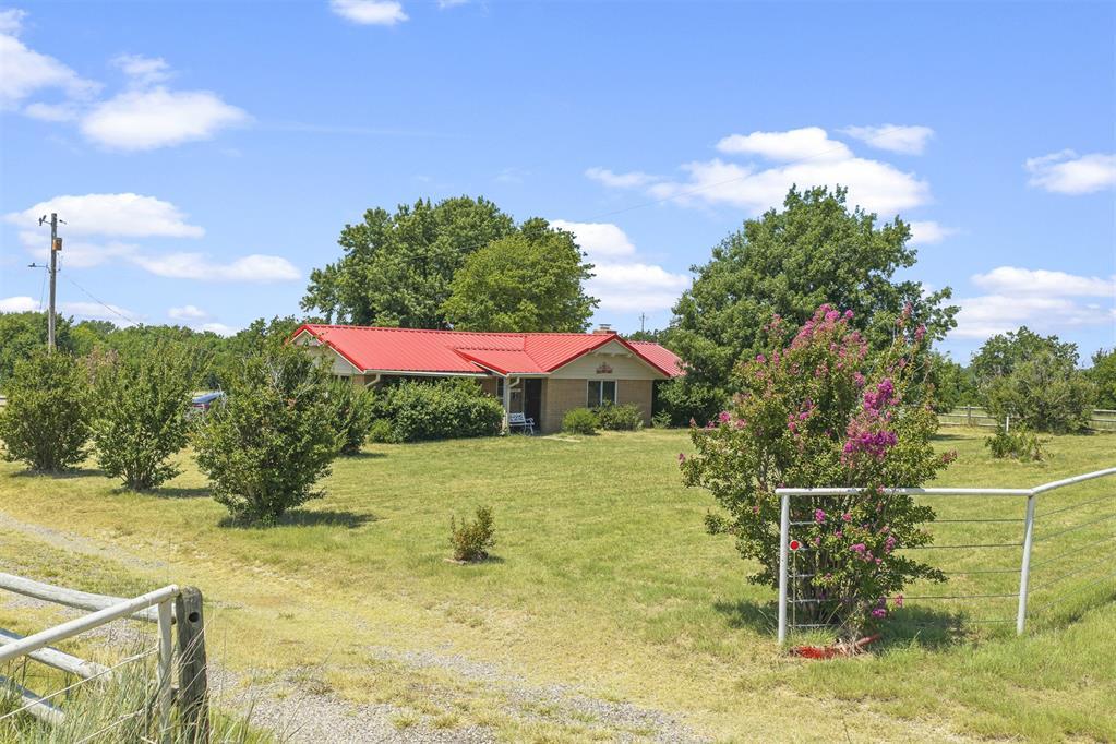 11584 N County Road 3340 Property Photo 27