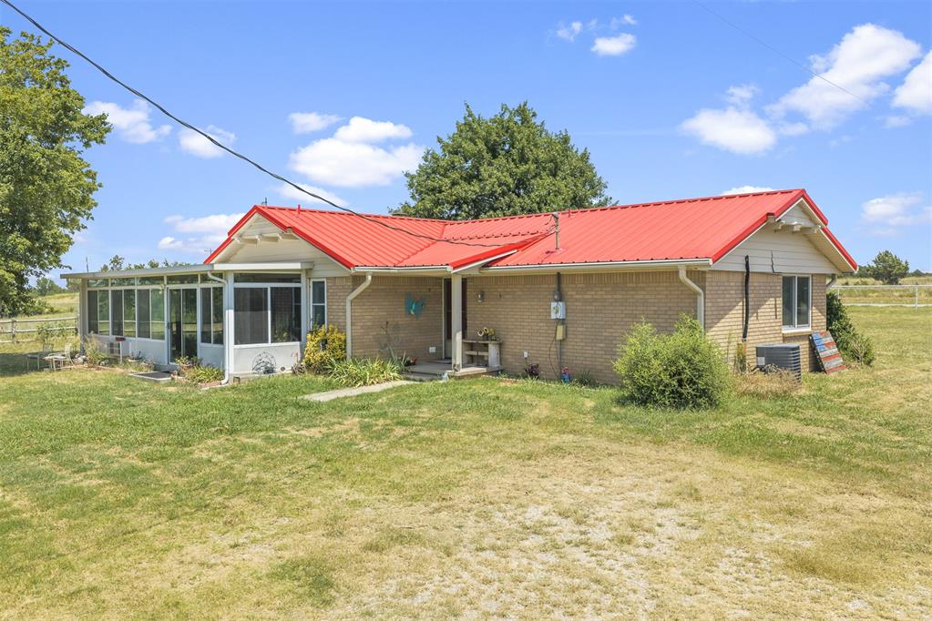 11584 N County Road 3340 Property Photo 28