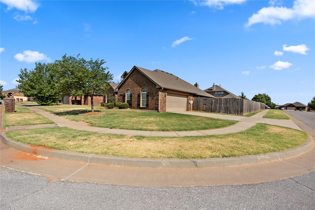 11001 Sw 38th Circle Property Photo 3