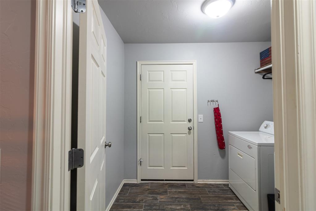 2755 S County Line Avenue Property Photo 11