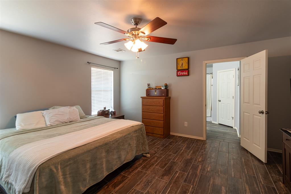 2755 S County Line Avenue Property Photo 14