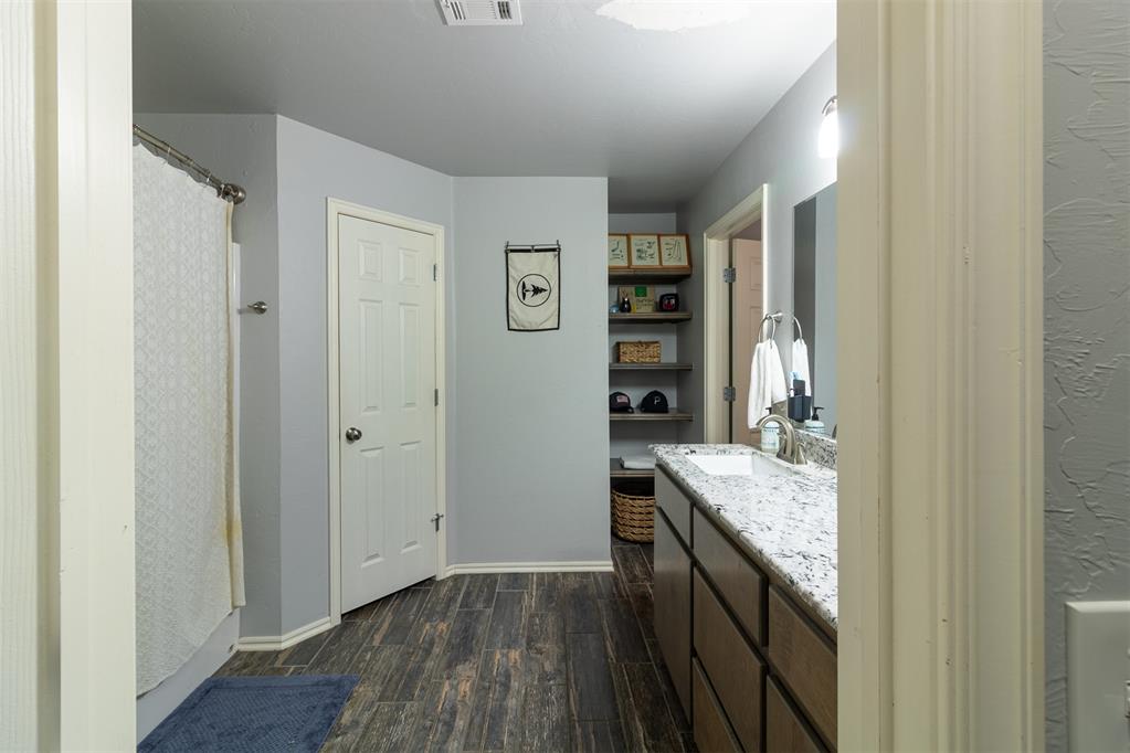 2755 S County Line Avenue Property Photo 16