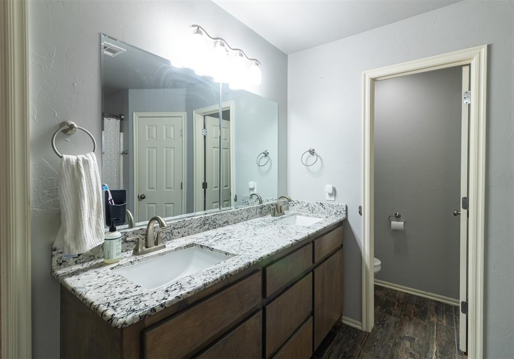 2755 S County Line Avenue Property Photo 17